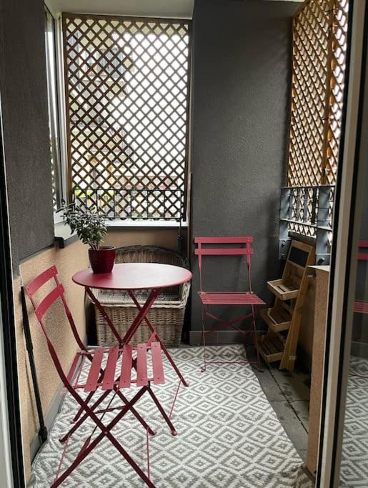 Apartment Spacious And Cozy In Bialoleki By Almundi
